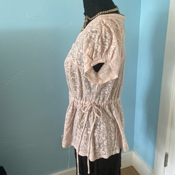 Anthropologie pink Lacey top - Deletta, never worn size medium - Picture 2 of 4
